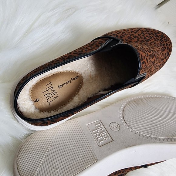 Time and  Tru Leopard Fur lined Mules - Picture 3 of 6